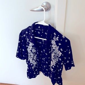 Short sleeve shirt with buttons, nice fit. Zara, S